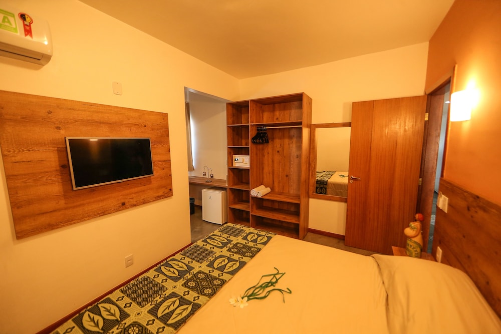 Standard Room - facing the road photo 3