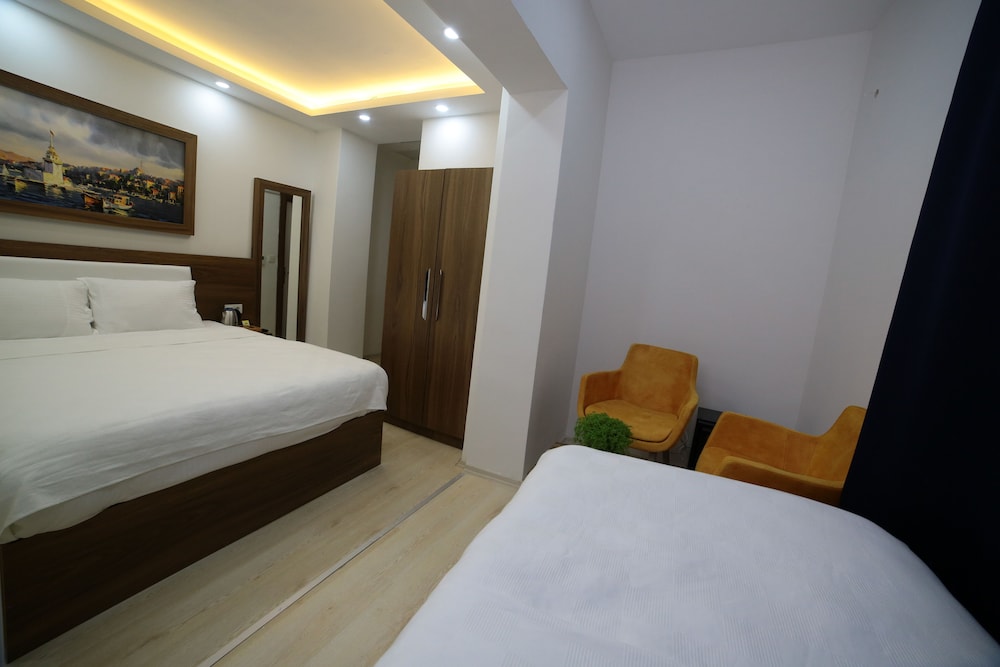 Family Suite, Multiple Beds photo 2