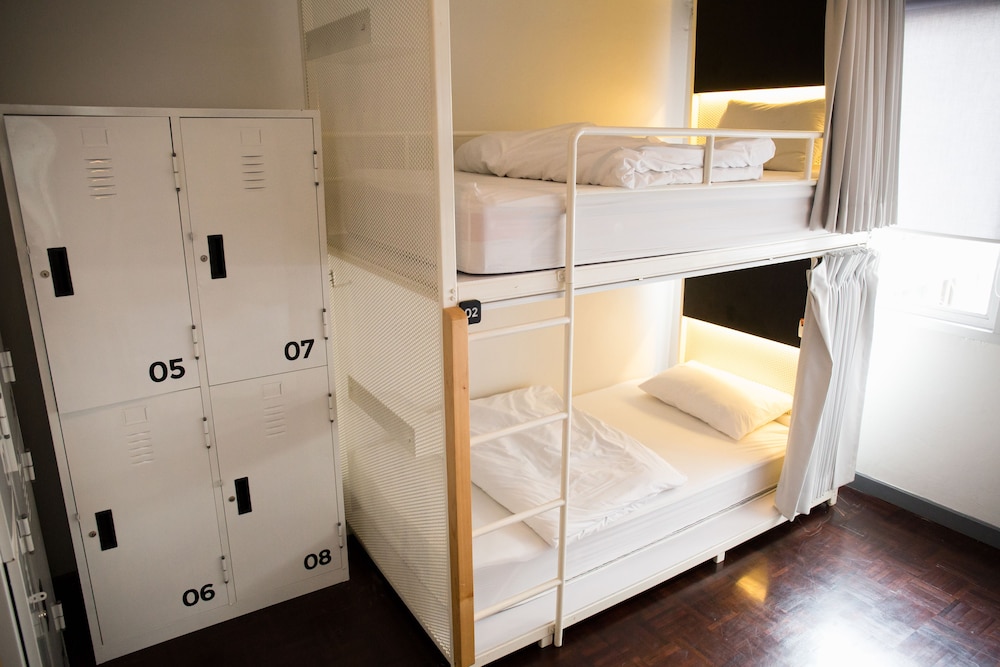 4 Beds Mixed Dormitory photo 1