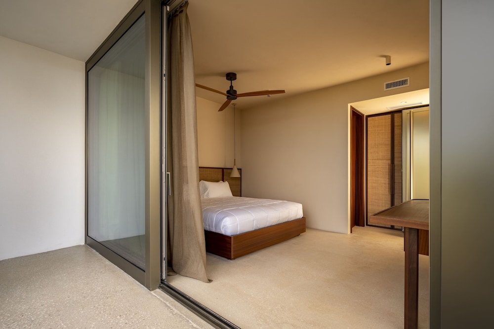 Deluxe Studio Suite