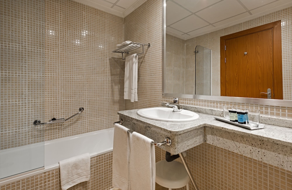 Twin Room, Terrace, Sea View thumbnail 6