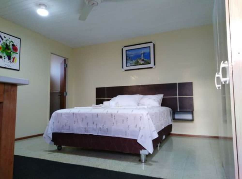Deluxe Double Room, 1 Queen Bed photo 3