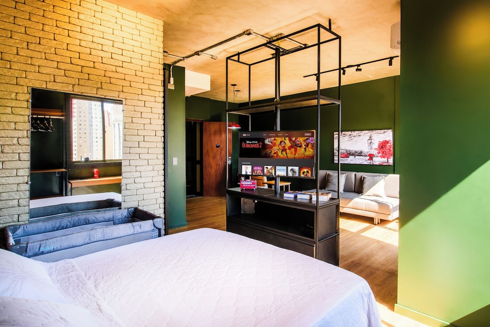 Deluxe Apartment, Jetted Tub, City View photo 2