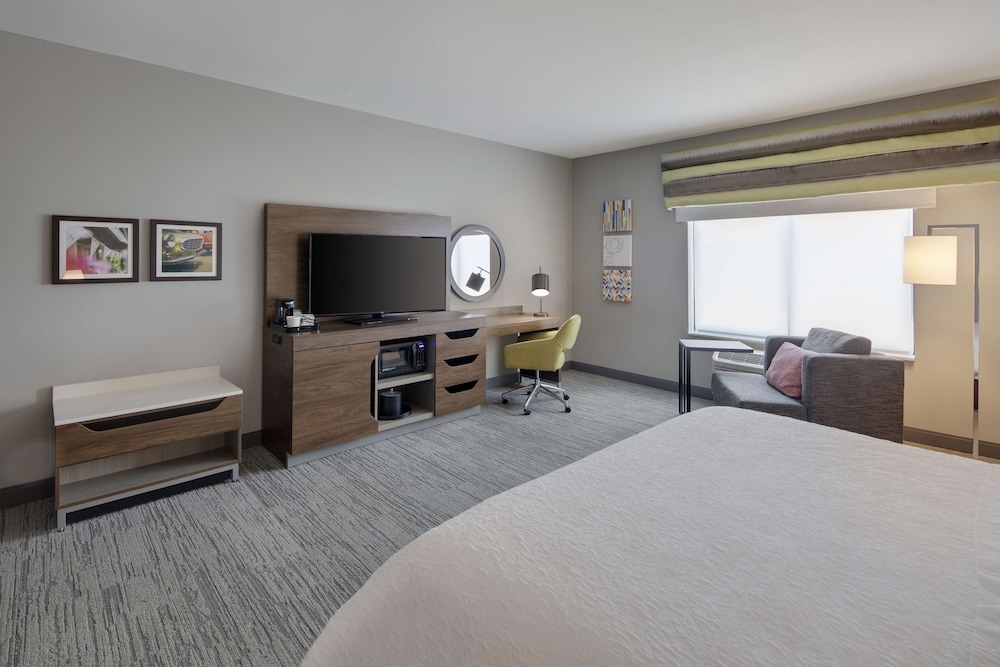 Room, 1 King Bed, Accessible (Hearing) photo 1