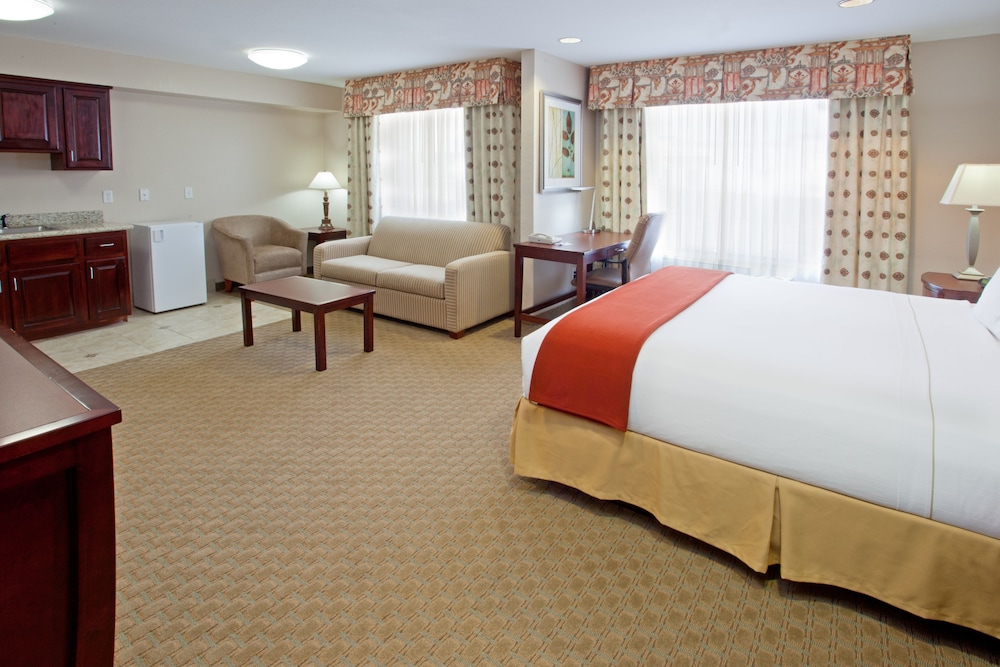 Suite, 1 King Bed with Sofa bed (Extra Floor Space) - Photo 2