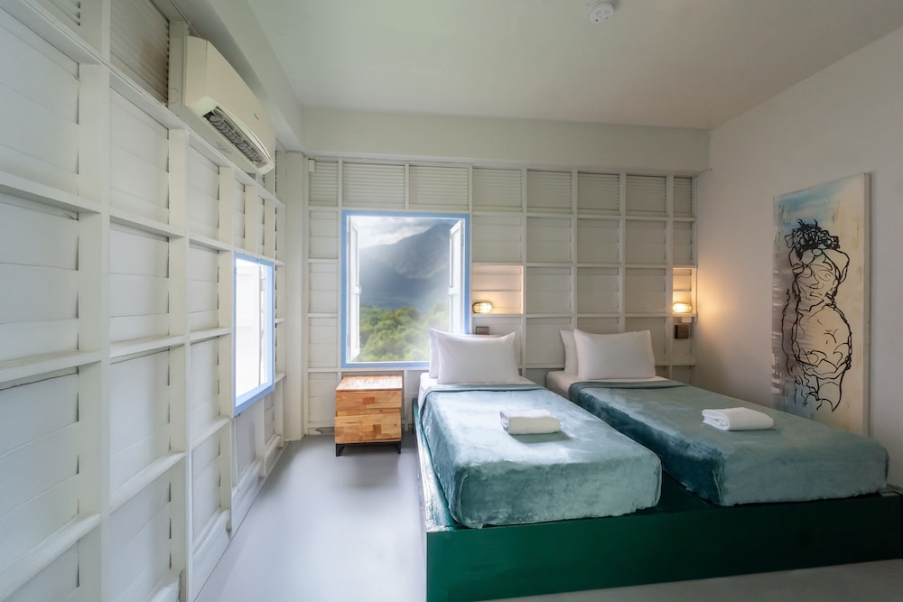 Standard Twin Room, 2 Twin Beds, Private Bathroom - Photo 1