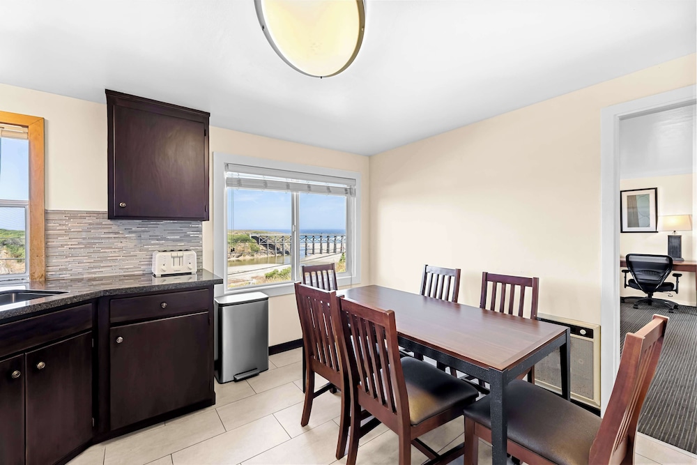 Suite, 2 Queen Beds, Non Smoking, Kitchen (Living Room, Full Kitchen)