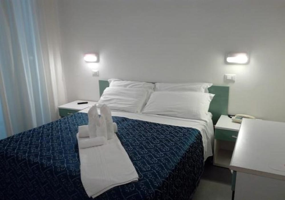 Standard Triple Room photo 3