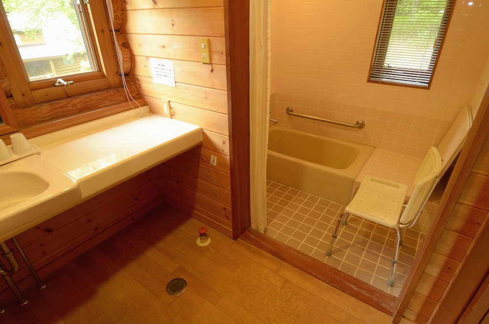 Bungalow, 5 Bedrooms, Accessible, Smoking photo 2
