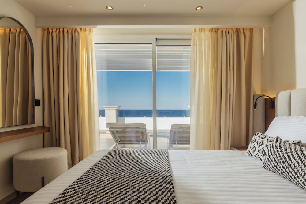 Premium Suite with Panoramic Sea View