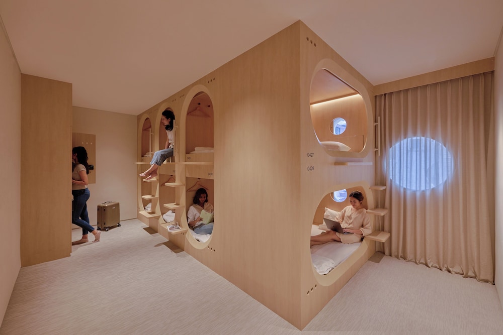 Window Shared Dormitory, Women only, Non Smoking photo 1