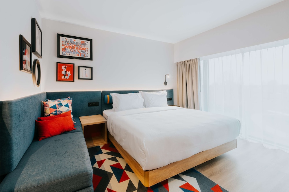 Standard Double or Twin Room, 1 King Bed - Photo 11