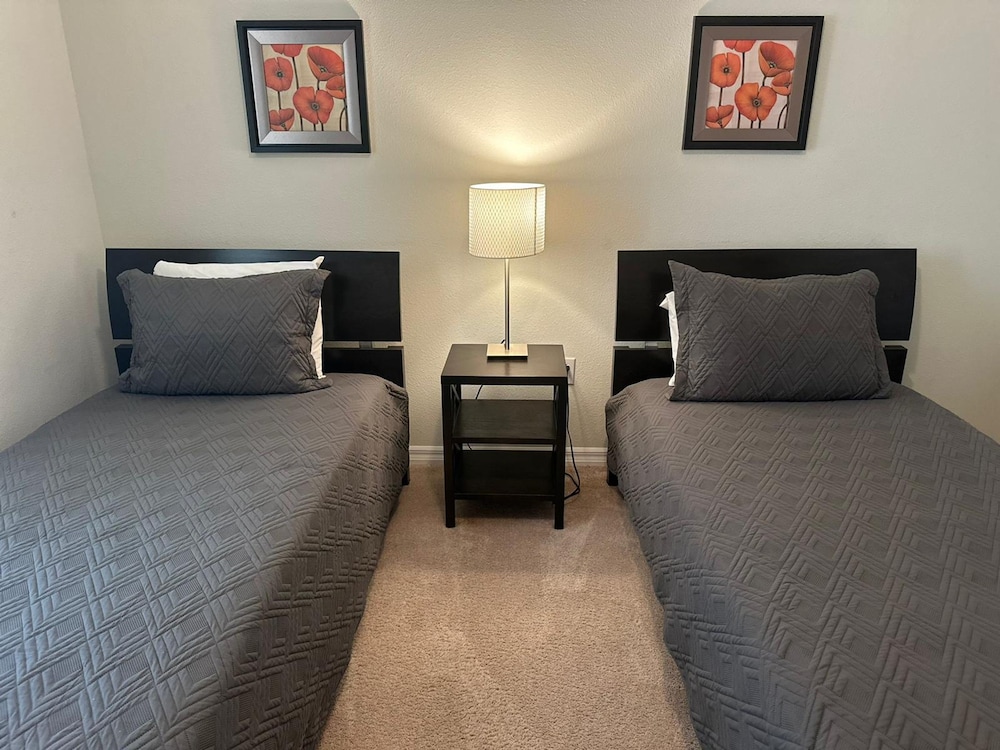 Spacious 4BR Home With Private Pool Near Disney, Billede 25