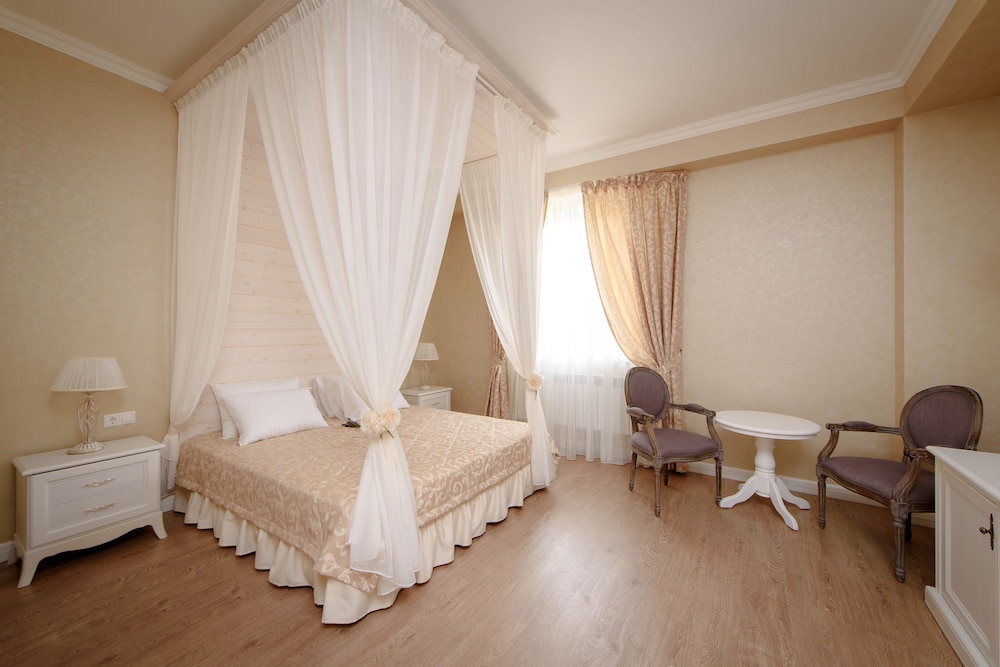Honeymoon Room, Vineyard View