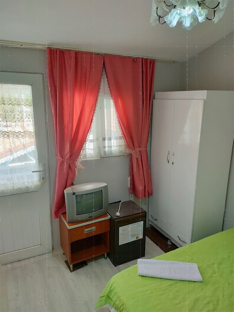 Economy Double or Twin Room photo 3