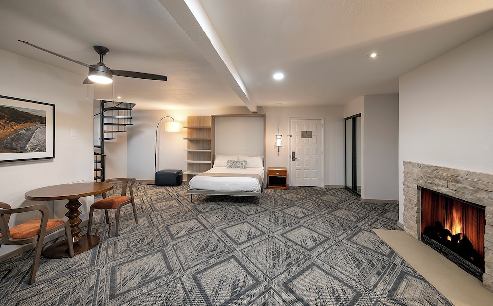 Signature Loft, 1 Bedroom, Balcony, Golf View photo 2