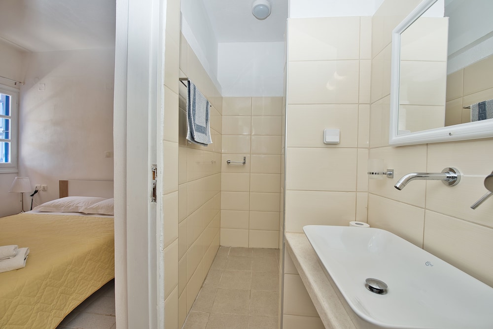 Standard Room, Pool View - Photo 6