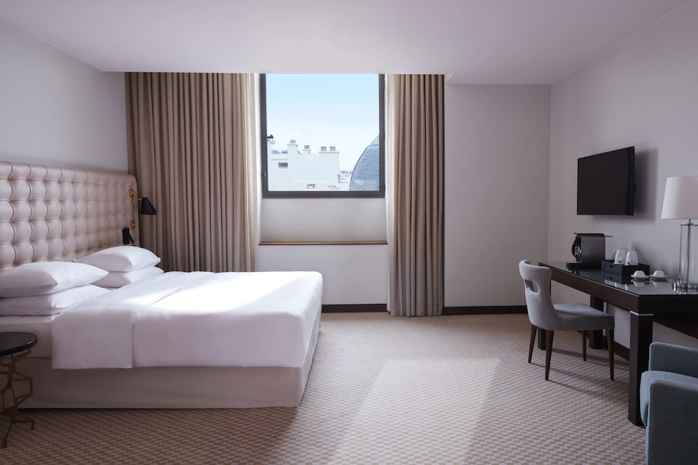 Premium Suite (Regency)