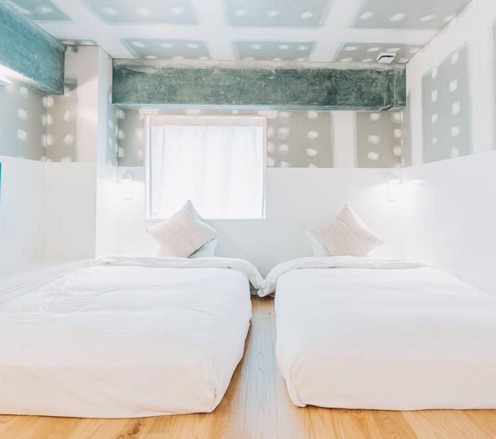 Superior Fourth, Non Smoking - Photo 2