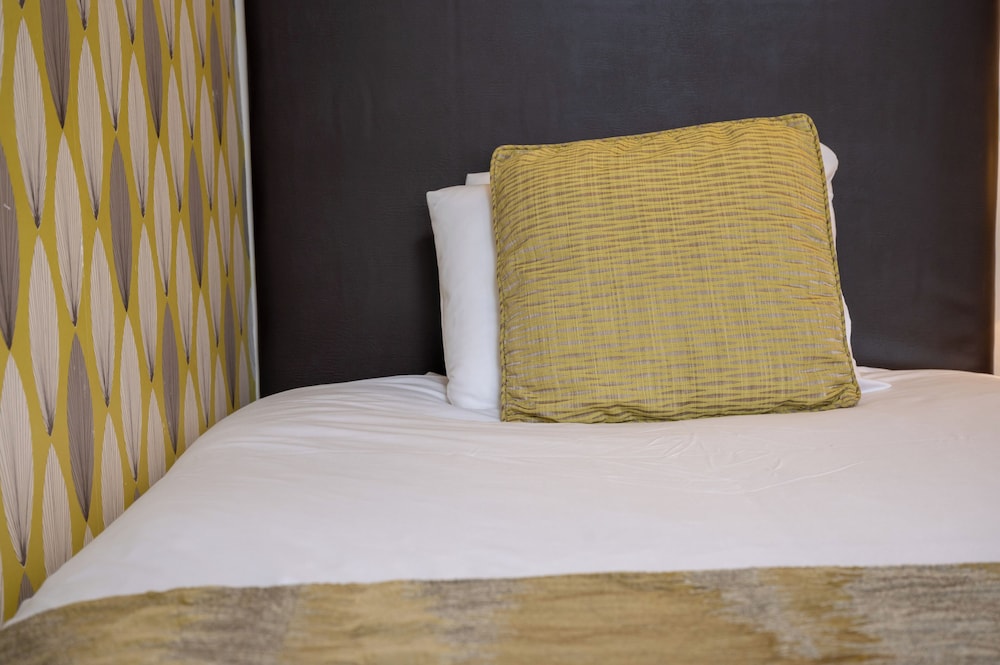 Twin Room - Photo 2
