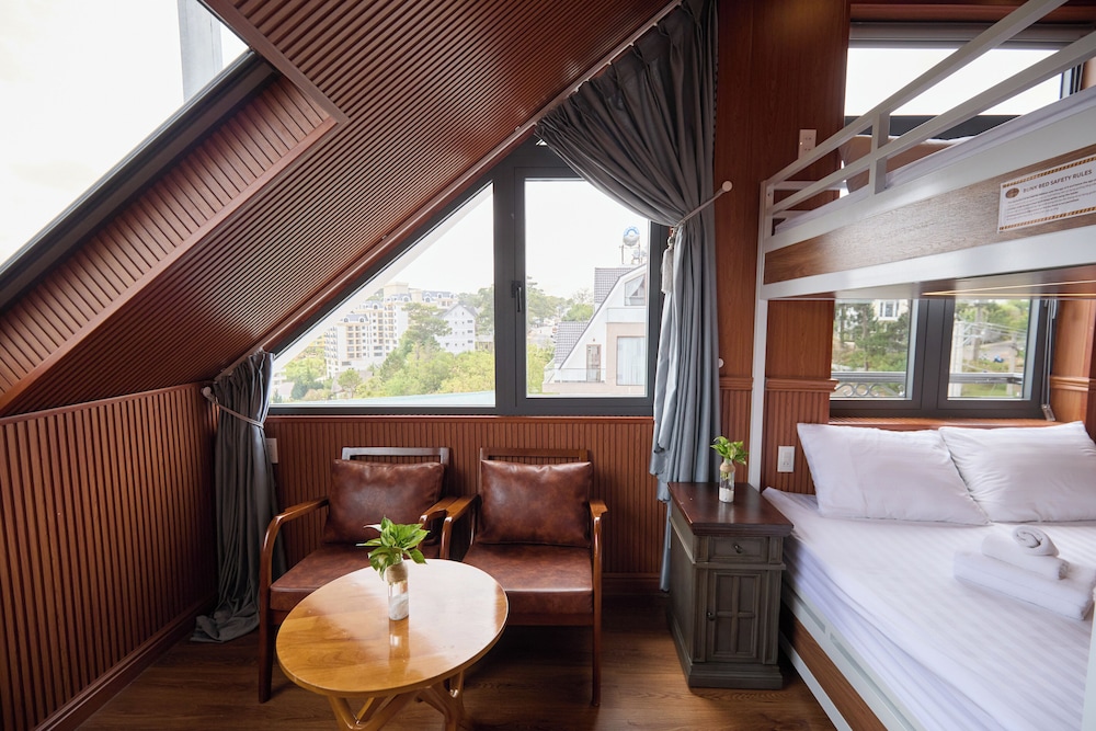 Superior Quadruple Room, Mountain View