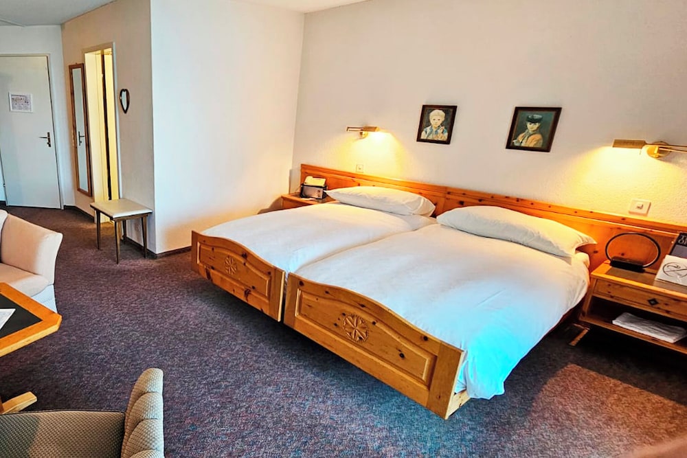 Family Twin Room, Balcony, Lake View photo 3