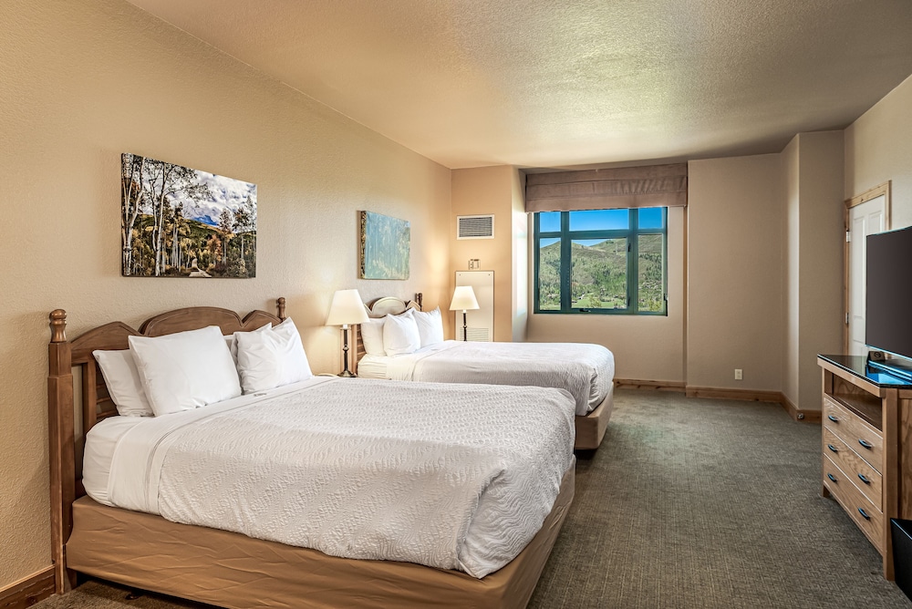 Condo, 2 Bedrooms (1 King, 2 Queen, 2 bath) - Photo 8