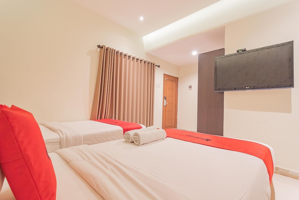 Twin Room (Reddoorz) - Photo 3