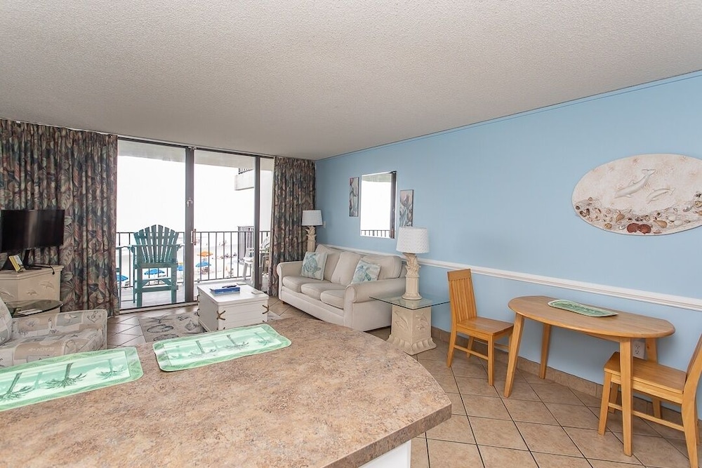 Condo, 2 Bedrooms photo 1