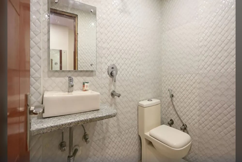 Family Room - Photo 5