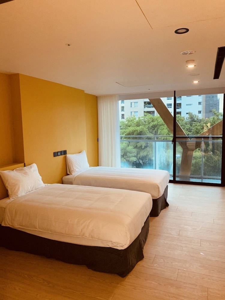 Business Twin Room