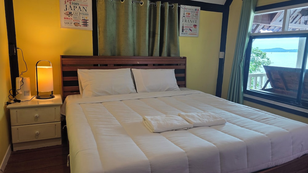 Standard Seaview Room