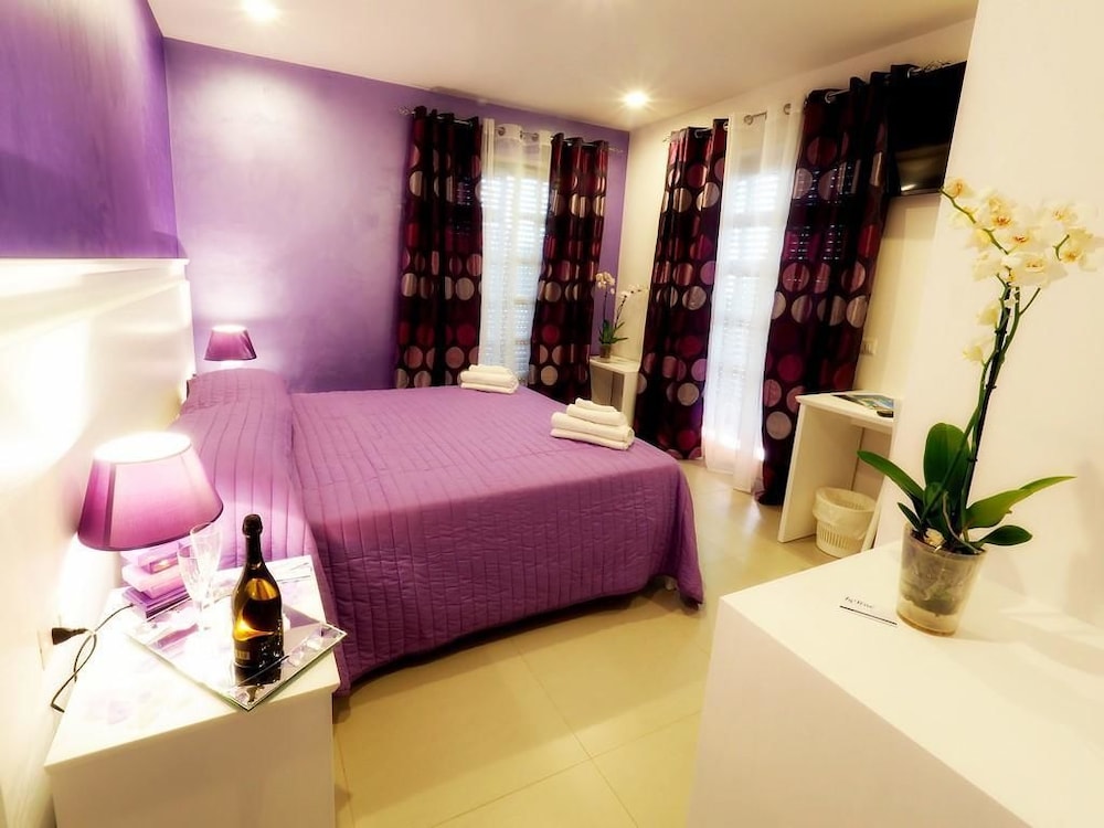 Deluxe Double Room, Balcony, Partial Sea View photo 3