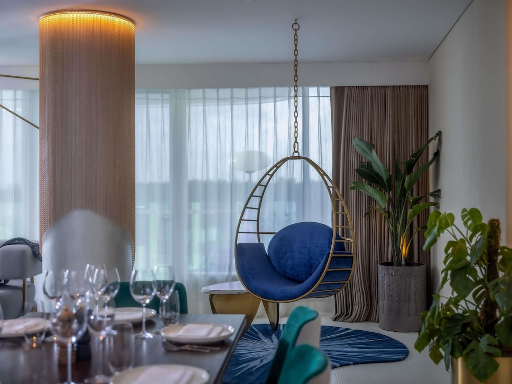 Suite, 1 King Bed, Balcony - Photo 8