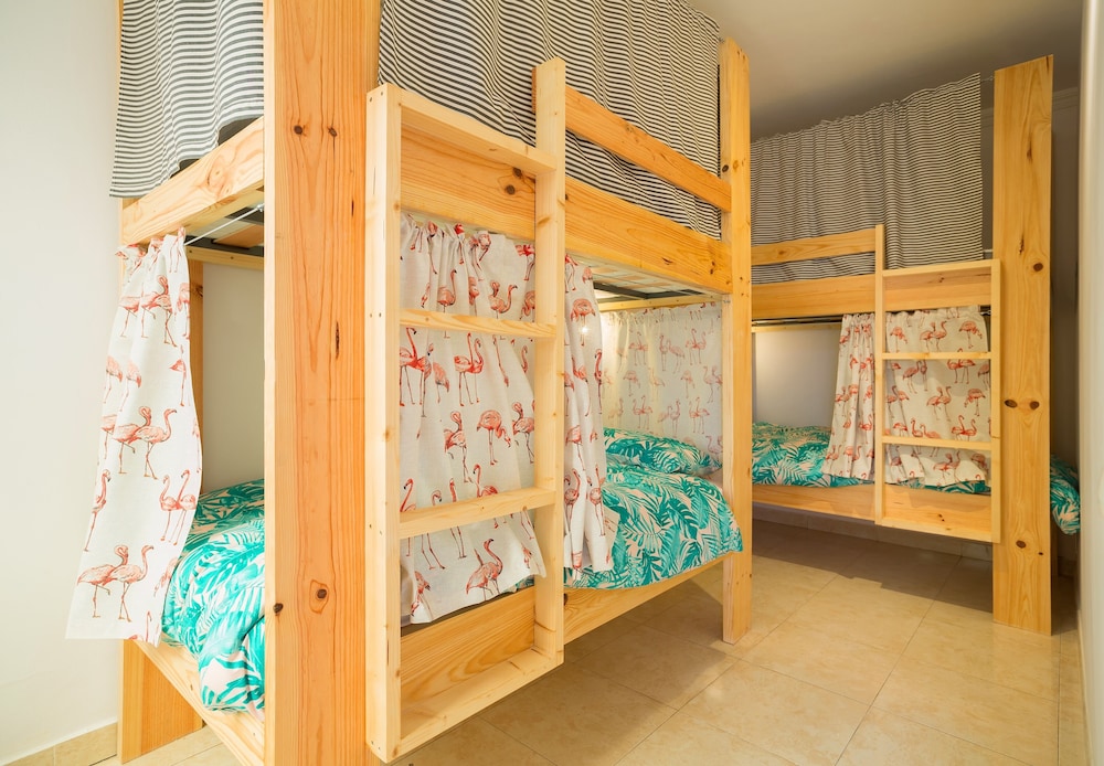 Shared Dormitory, Mixed Dorm, Shared Bathroom (12 beds) photo 2