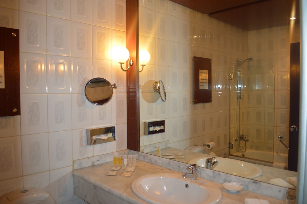Deluxe Twin Room - Photo 5
