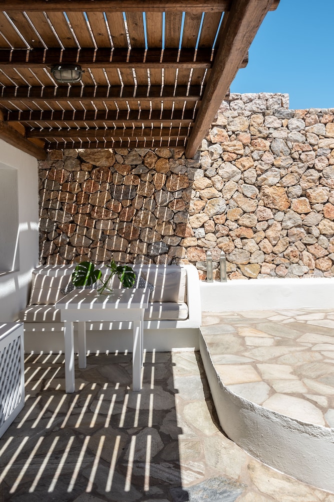 Suite with outdoor Hot Tub and Garden View - Photo 9