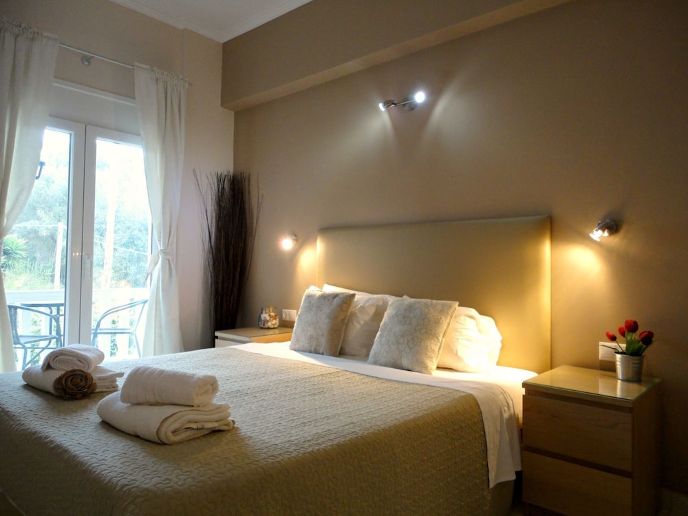 Room, 1 Queen Bed, Garden View