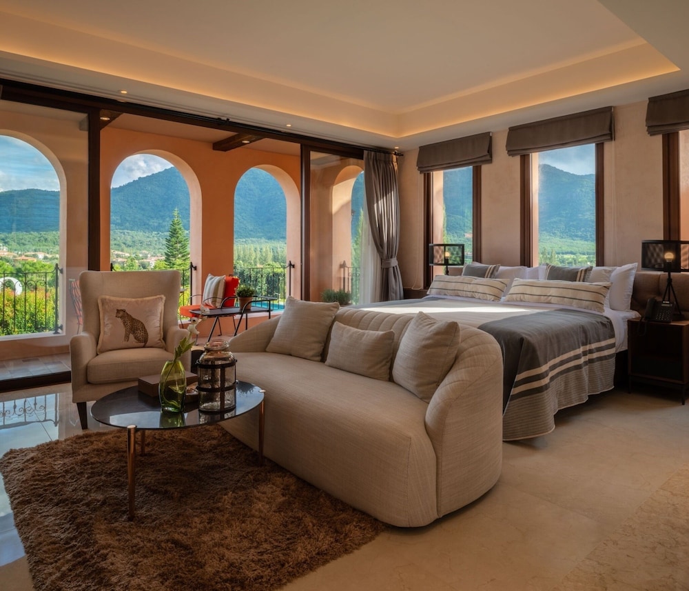 Corner Suites - Photo 4