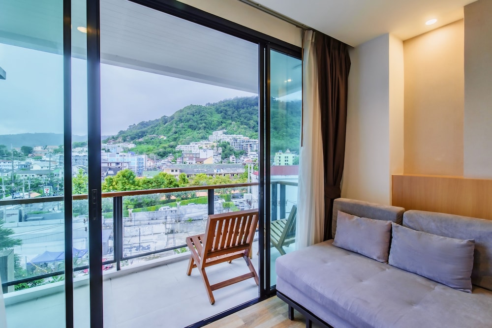 Deluxe king With Balcony