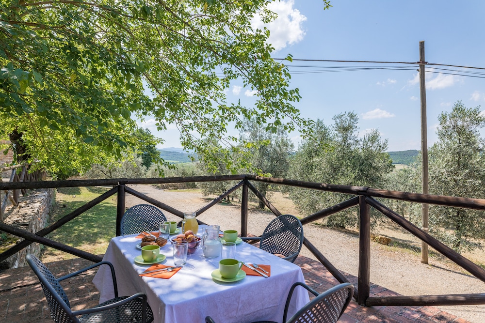 Romantic Apartment, 1 Bedroom, Vineyard View photo 3