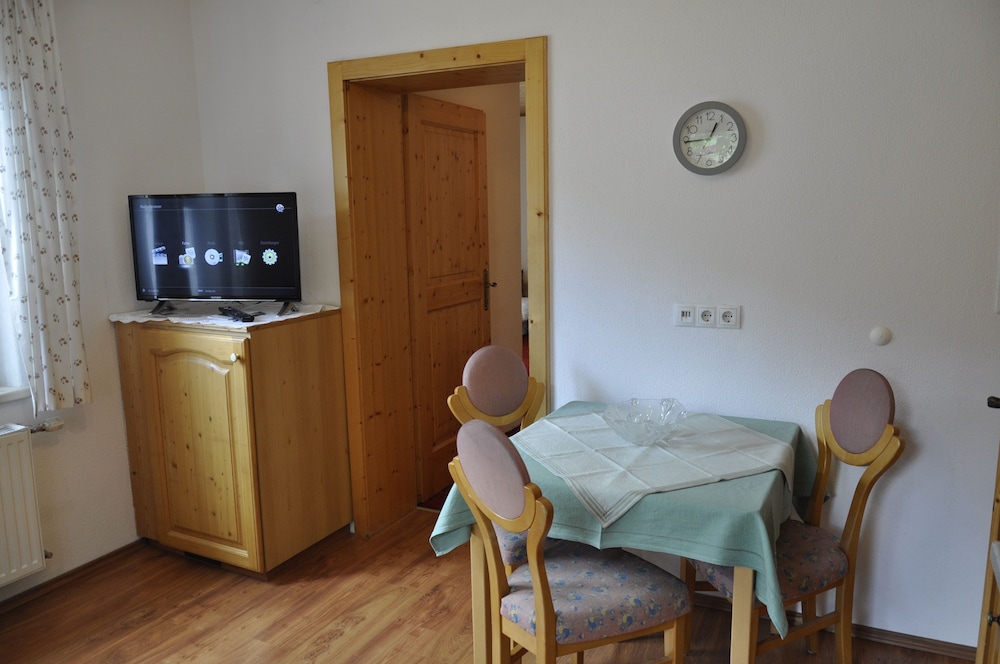 Family Apartment, 2 Bedrooms, Non Smoking photo 2
