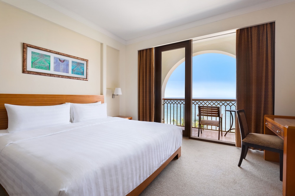 Executive Room, 1 King Bed, Sea View (Al Waha)