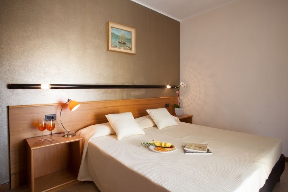 Double or Twin Room photo 2