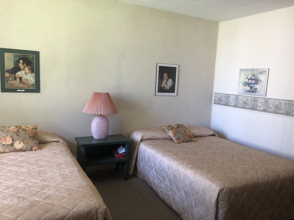 Economy Triple Room, Garden View photo 1