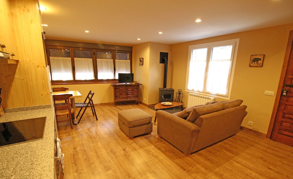 Comfort Apartment, 2 Bedrooms, Terrace photo 3