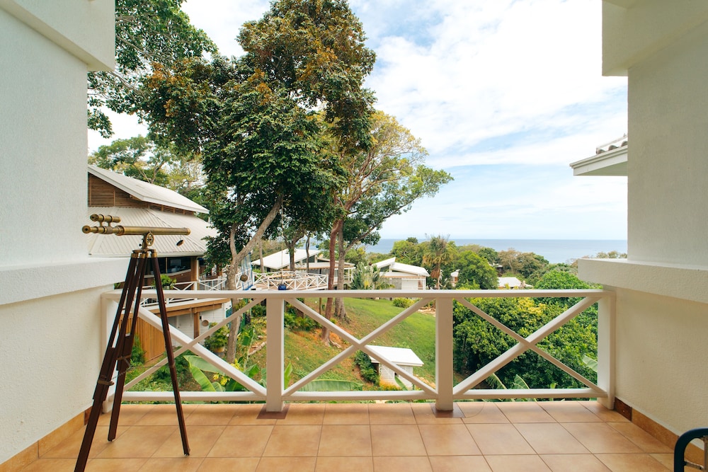 Ocean View Queen Suite photo 3