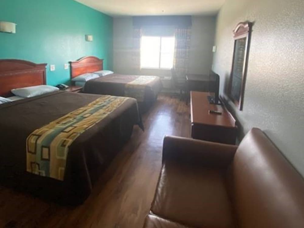 Room, 2 Queen Beds, Non Smoking - Photo 4