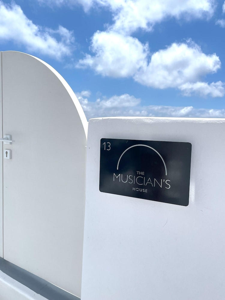 The Musician's Suite with Hot Tub & Caldera View - Photo 2