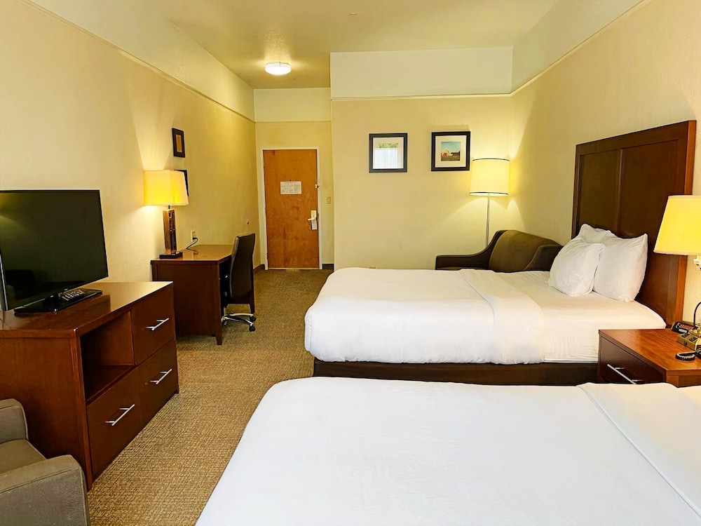 Suite, 2 Queen Beds, Accessible, Non Smoking - Photo 3